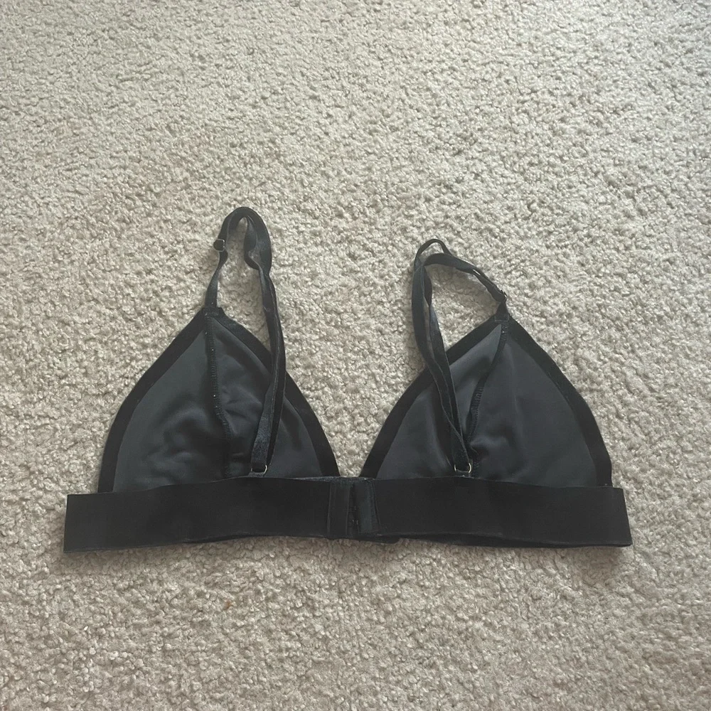 Urban Outfitter Velvet Bralette - Picture 3 of 3
